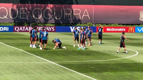 Carvajal, en el entrenamiento de la selecci&oacute;n espa&ntilde;ola en Krasnodar