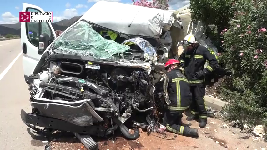 Mueren dos personas y otras cuatro resultan heridas en accidente en Quintanapalla (Burgos) Mueren dos personas y otras cuatro resultan heridas en accidente en Quintanapalla (Burgos)
