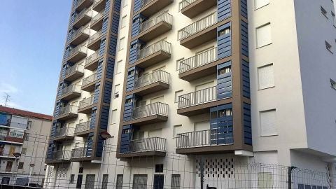 Fachada del primer edificio construido en el barrio de San Ant&oacute;n de Elche