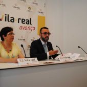 L´alcalde de Vila-real José Benlloch i la regidora de Hisenda Sabina Escrig han presentat les característiques del pressupost. 