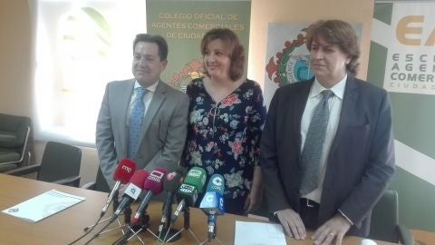 Patricia Franco ha visitado la sede del Colegio de Agentes Comerciales de Ciudad Real