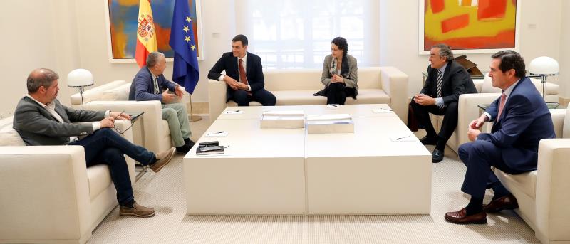 <p>Los sindicatos piden a Sánchez derogar la reforma laboral y la patronal quiere "mejorarla"</p> <p>Los sindicatos piden a Sánchez derogar la reforma laboral y la patronal quiere "mejorarla"</p>