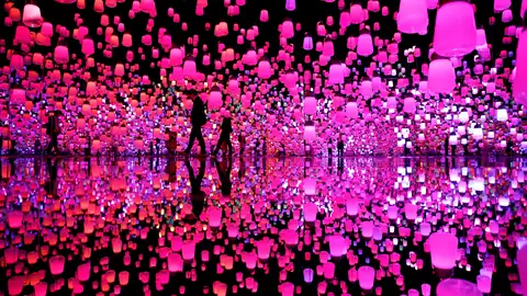 Arte digital (13-06-2018) El arte digital envolvente echa raíces en Tokio