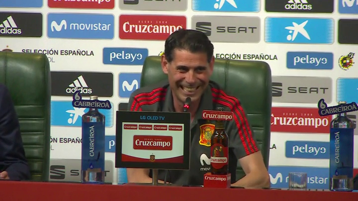 Hierro, sobre una posible llamada del Real Madrid: "Había un meme por ahí... ¿Quieres cargarte al presidente de un infarto?" Hierro, sobre una posible llamada del Real Madrid: "Había un meme por ahí... ¿Quieres cargarte al presidente de un infarto?"