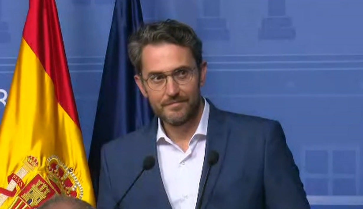 <p class="MsoNormal">Màxim Huerta dimite "pensando en la cultura y en la transparencia"</p> <p class="MsoNormal">Màxim Huerta dimite "pensando en la cultura y en la transparencia"</p>