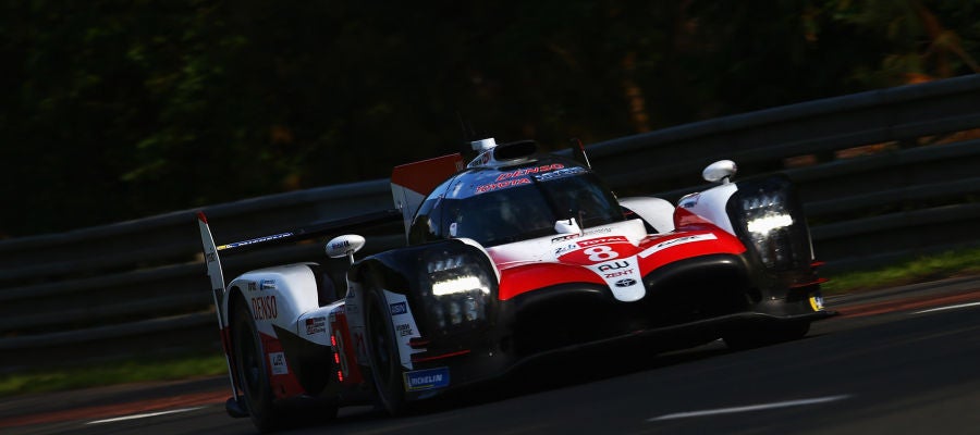 Fernando Alonso rueda en Le Mans Fernando Alonso rueda en Le Mans