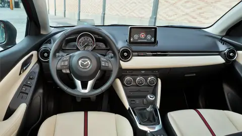 Mazda2 Se pone a la venta la renovada gama Mazda2