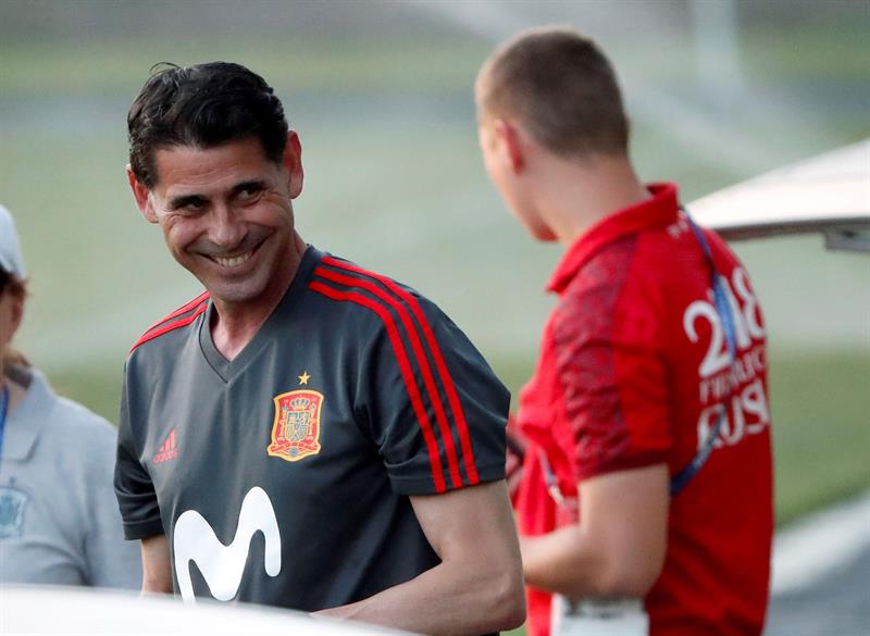 Fernando Hierro: "Estoy ilusionado; ahora hay que poner cordura, cordialidad y confianza en los jugadores" Fernando Hierro: "Estoy ilusionado; ahora hay que poner cordura, cordialidad y confianza en los jugadores"
