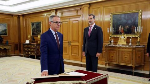  El nuevo ministro de Cultura, Jos&eacute; Guirao, promete su cargo ante el Rey