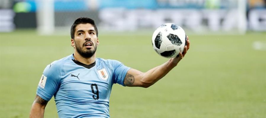 Luis Suárez con Uruguay. Luis Suárez con Uruguay.