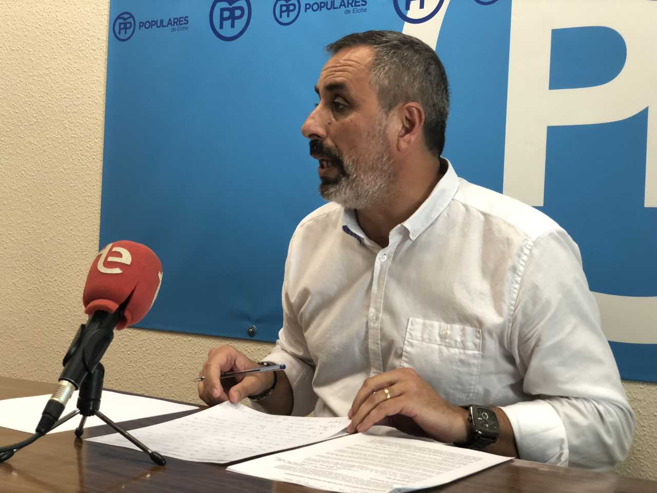 <p>El PP pide que la futura concesionaria de la limpieza de Elche asuma el mantenimiento de zonas verdes </p> <p>El PP pide que la futura concesionaria de la limpieza de Elche asuma el mantenimiento de zonas verdes </p>