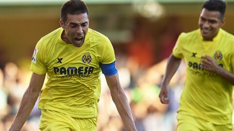 Bruno Soriano celebra un gol con el Villarreal.