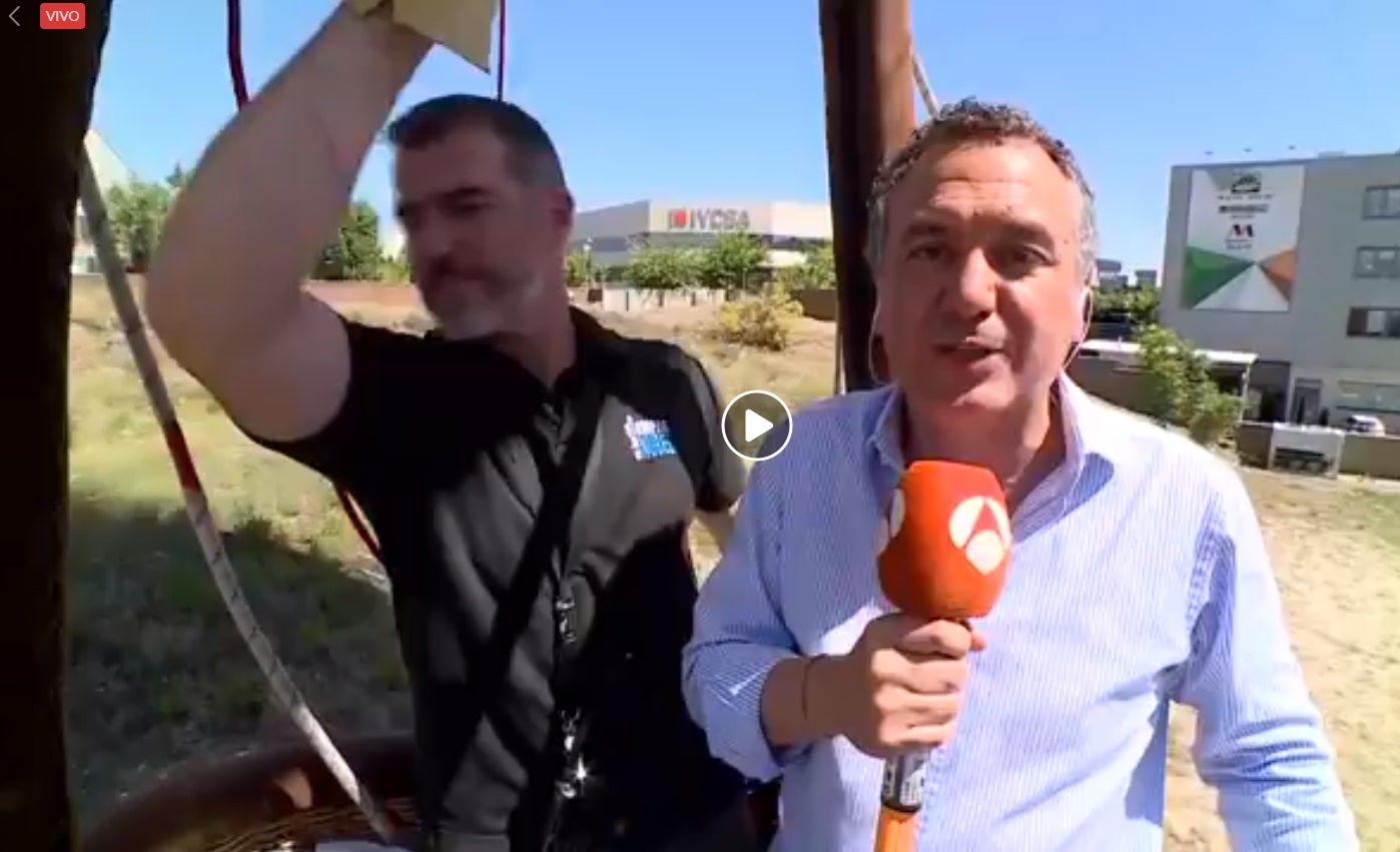 <p>Roberto Brasero retrasnmite la llegada del verano a bordo de un globo</p> <p>Roberto Brasero retrasnmite la llegada del verano a bordo de un globo</p>