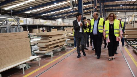 Jos&eacute; Luis Mart&iacute;nez Guijarro ha visitado una empresa en Bola&ntilde;os