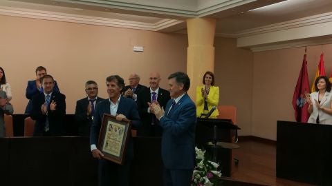 Pedro Delgado se encontraba en Jap&oacute;n cuando el resto de los nombrados hijos predilectos recibieron su distinci&oacute;n en un acto celebrado en el Teatro Juan Bravo el pasado d&iacute;a 8, como acto previo a la celebraci&oacute;n del D&iacute;a de la Provincia.