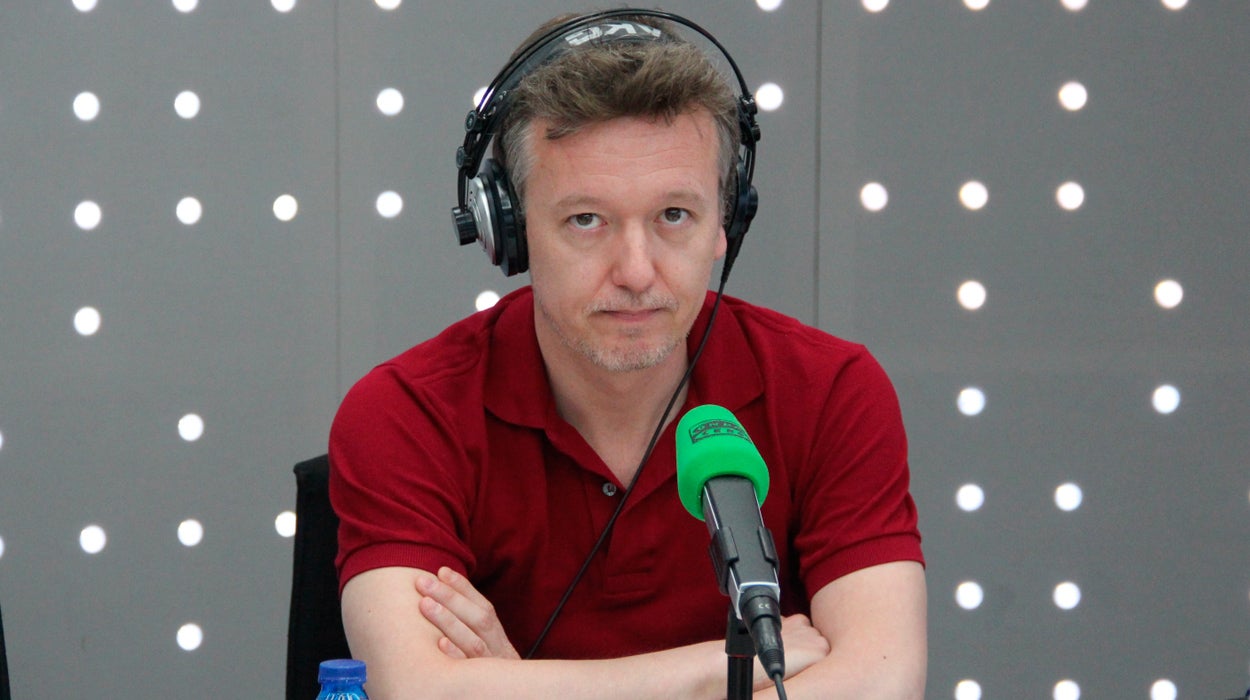 Pablo Romero, sobre su podcast 'Las tres muertes de mi padre': "No va de ETA, va del desprecio de las administraciones públicas" Pablo Romero, sobre su podcast 'Las tres muertes de mi padre': "No va de ETA, va del desprecio de las administraciones públicas"