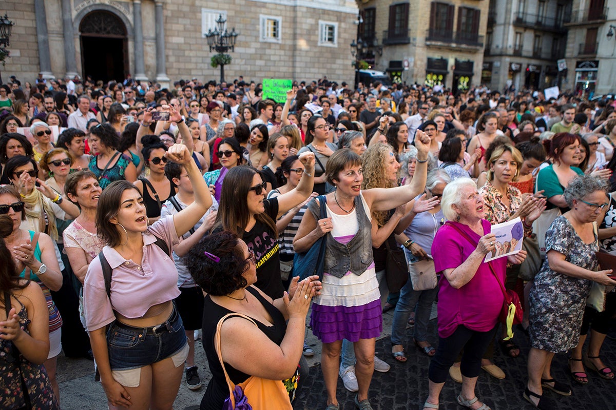 La feministas vuelven a la calle este viernes para protestar contra la libertad provisional de los miembros de 'La Manada' La feministas vuelven a la calle este viernes para protestar contra la libertad provisional de los miembros de 'La Manada'