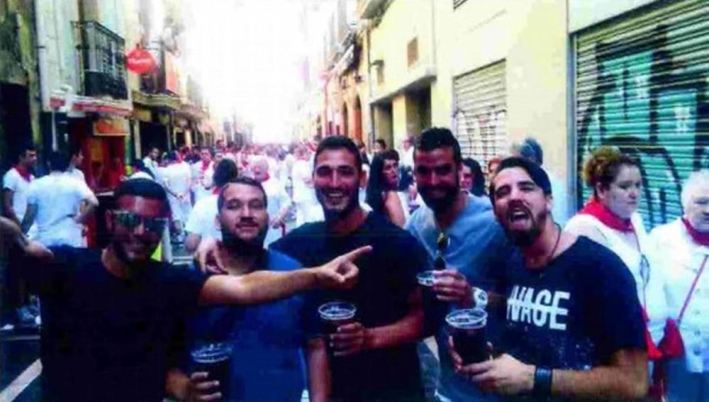 'La Manada' seguirá libre tras desestimar la Audiencia de Navarra los recursos de la Fiscalía y acusaciones 'La Manada' seguirá libre tras desestimar la Audiencia de Navarra los recursos de la Fiscalía y acusaciones