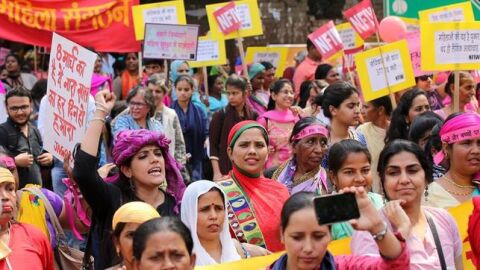 Manifestaci&oacute;n contra las agresiones sexuales en India