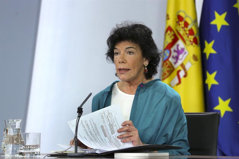 El Gobierno advierte a Torra de que si no invita al Rey, el problema es para Cataluña El Gobierno advierte a Torra de que si no invita al Rey, el problema es para Cataluña