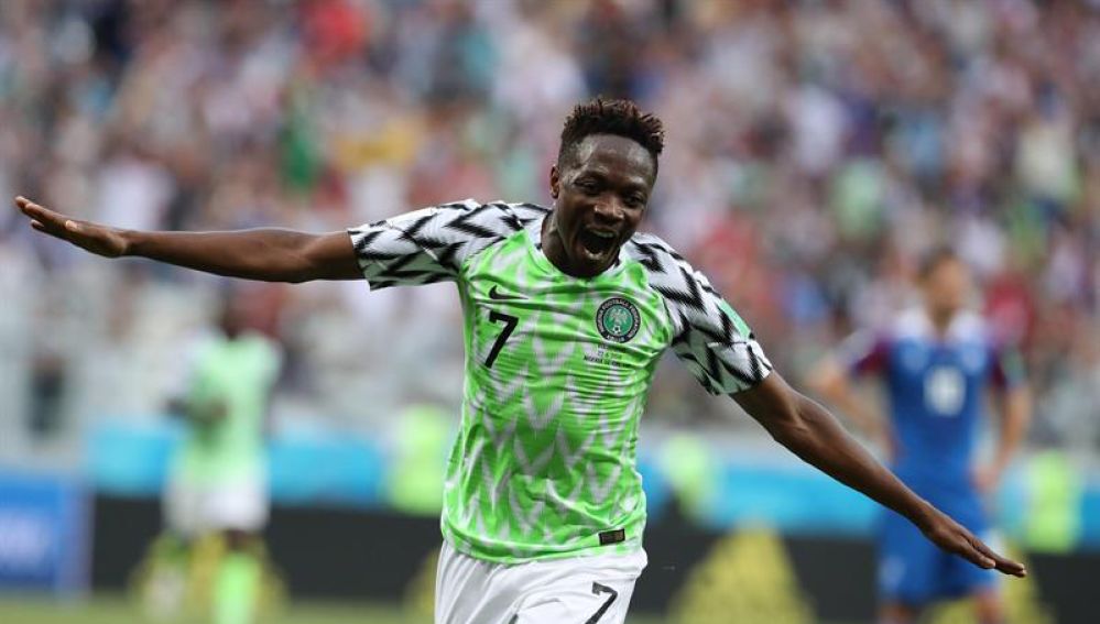 Musa celebra un gol con Nigeria en el Mundial. 