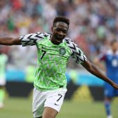 Musa celebra un gol con Nigeria en el Mundial. 