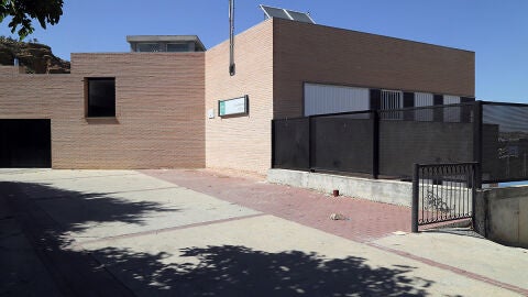 Imagen del colegio al que asisten los menores de El Marchal, Granada