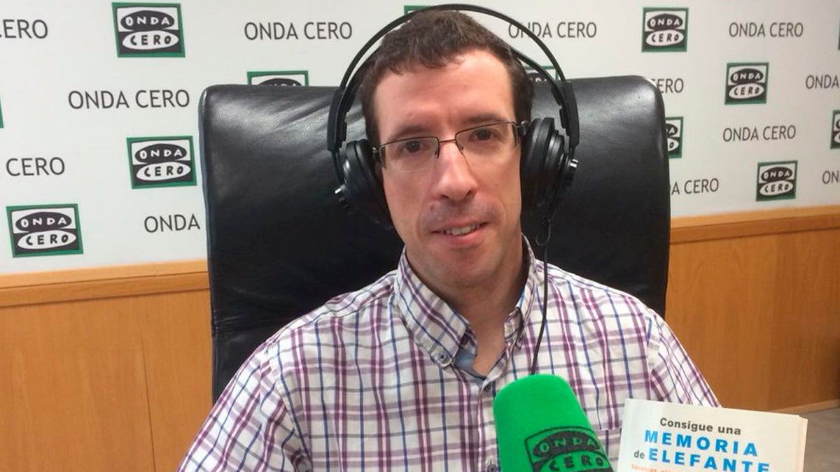 José María Bea, capaz de memorizar 44 números binarios en un solo segundo y saber el día de la semana exacto de cualquier fecha José María Bea, capaz de memorizar 44 números binarios en un solo segundo y saber el día de la semana exacto de cualquier fecha