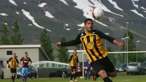 Álvaro Montejo, futbolista español en Islandia. Álvaro Montejo, futbolista español en Islandia.
