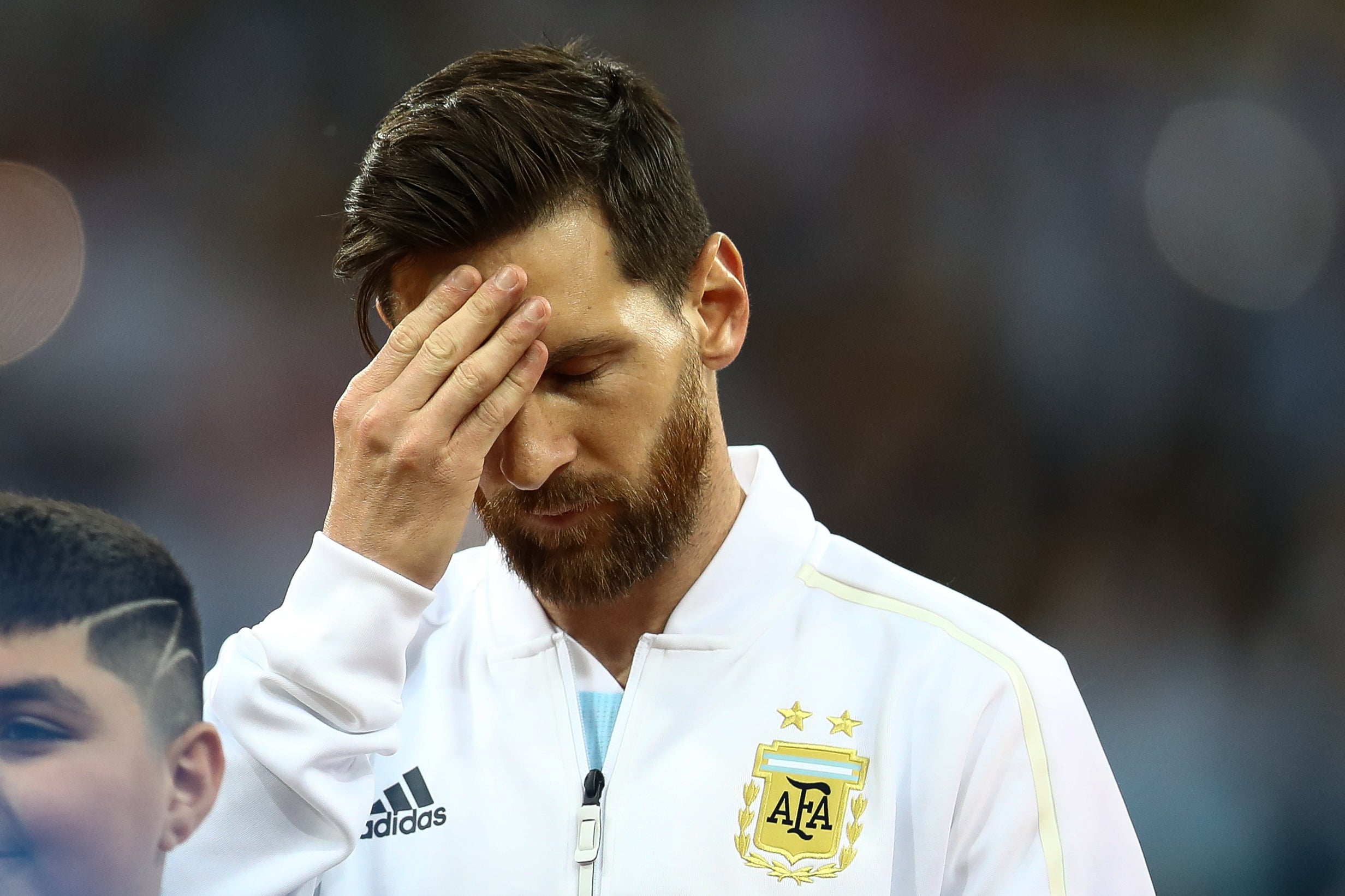 En Argentina cuentan qué hizo Messi tras el 0-3 de Croacia: "Está roto por dentro y por fuera" En Argentina cuentan qué hizo Messi tras el 0-3 de Croacia: "Está roto por dentro y por fuera"