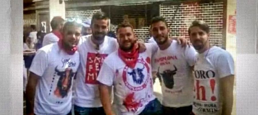 Antena 3 Noticias Fin de Semana (23-06-18) Los cinco integrantes de 'La Manada' ya se encuentran en Sevilla tras su puesta en libertad Antena 3 Noticias Fin de Semana (23-06-18) Los cinco integrantes de 'La Manada' ya se encuentran en Sevilla tras su puesta en libertad