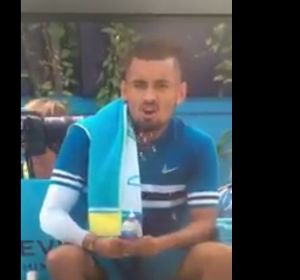El polémico gesto de Kyrgios El polémico gesto de Kyrgios