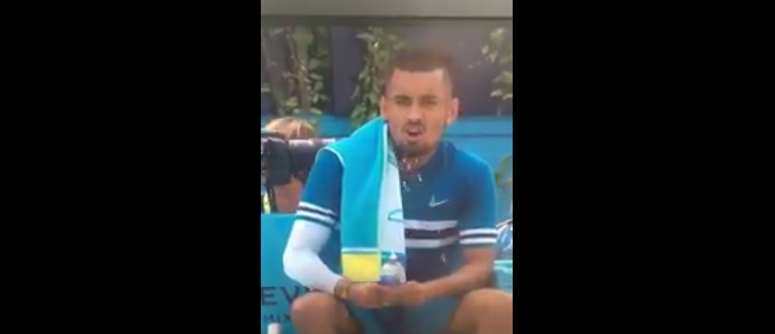 Multan con 15.000 euros a Kyrgios por simular masturbarse en un partido Multan con 15.000 euros a Kyrgios por simular masturbarse en un partido