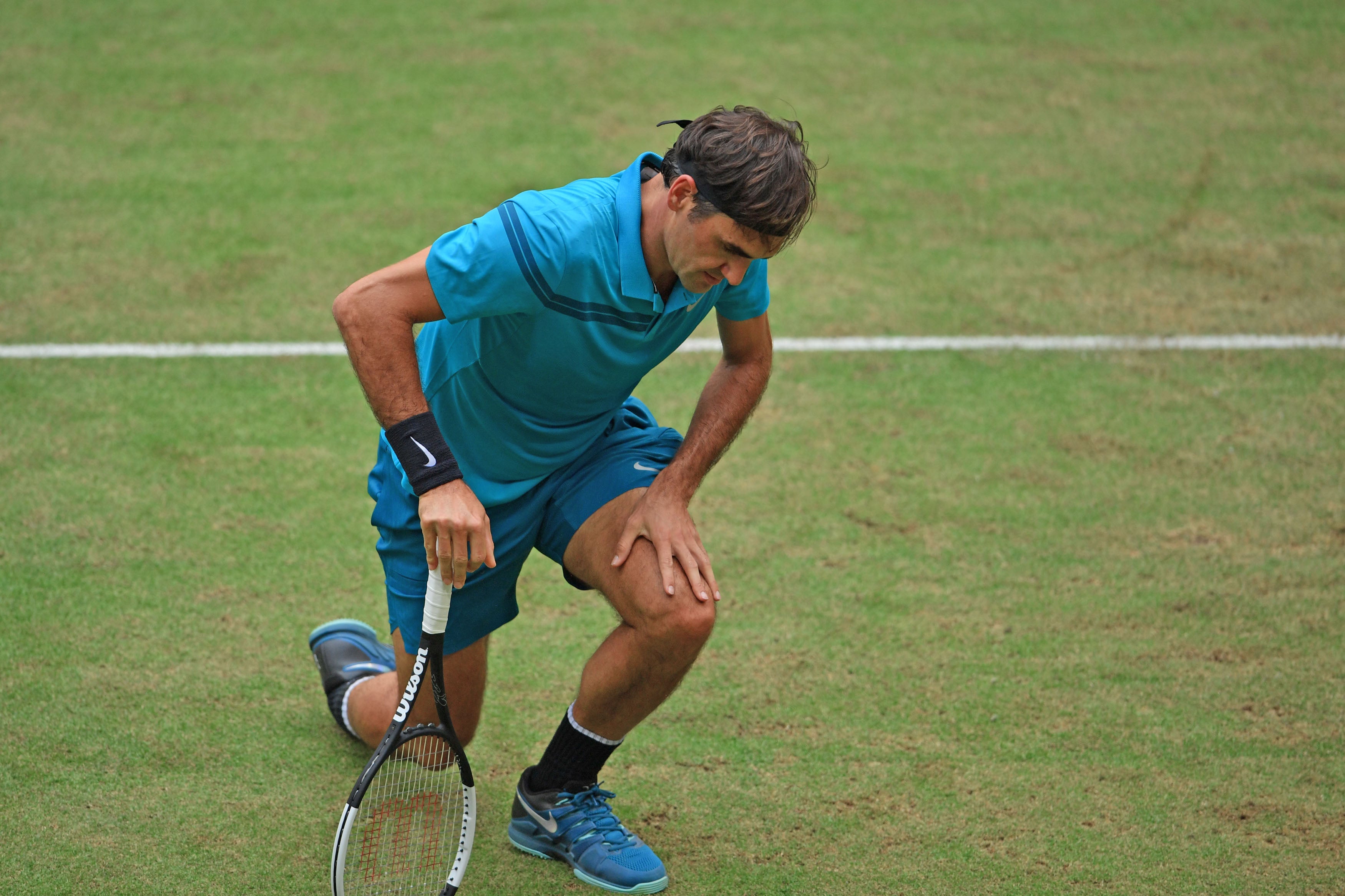 Federer pierde el número uno en favor de Nadal tras caer en Halle ante Coric Federer pierde el número uno en favor de Nadal tras caer en Halle ante Coric