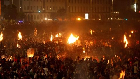 Decenas de hogueras encendidas en las playas de A Coruña