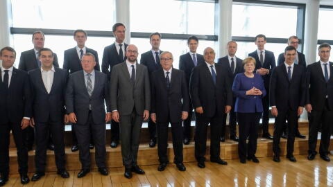 Los l&iacute;deres europeos en la cumbre de Bruselas