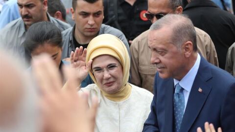 Erdogan gana elecciones presidenciales con 53% de apoyo 