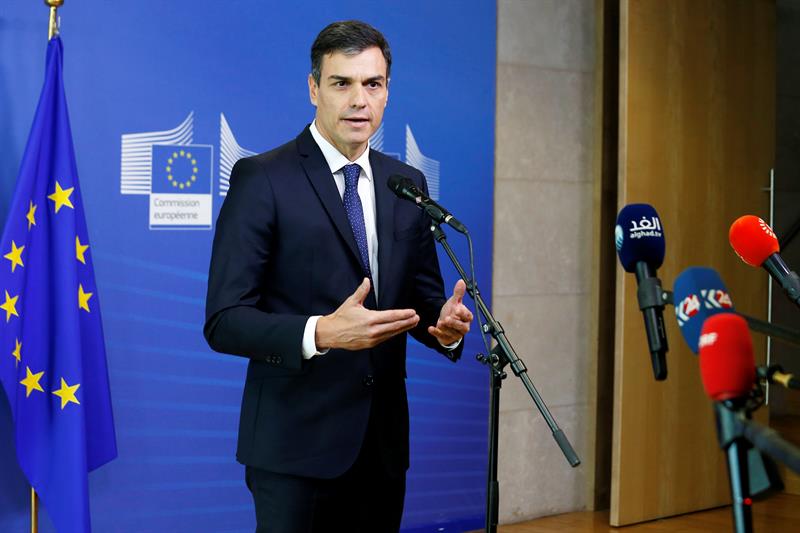 Bruselas pedirá a España que aclare el presupuesto en una carta que se manda ante el riesgo de incumplimiento Bruselas pedirá a España que aclare el presupuesto en una carta que se manda ante el riesgo de incumplimiento