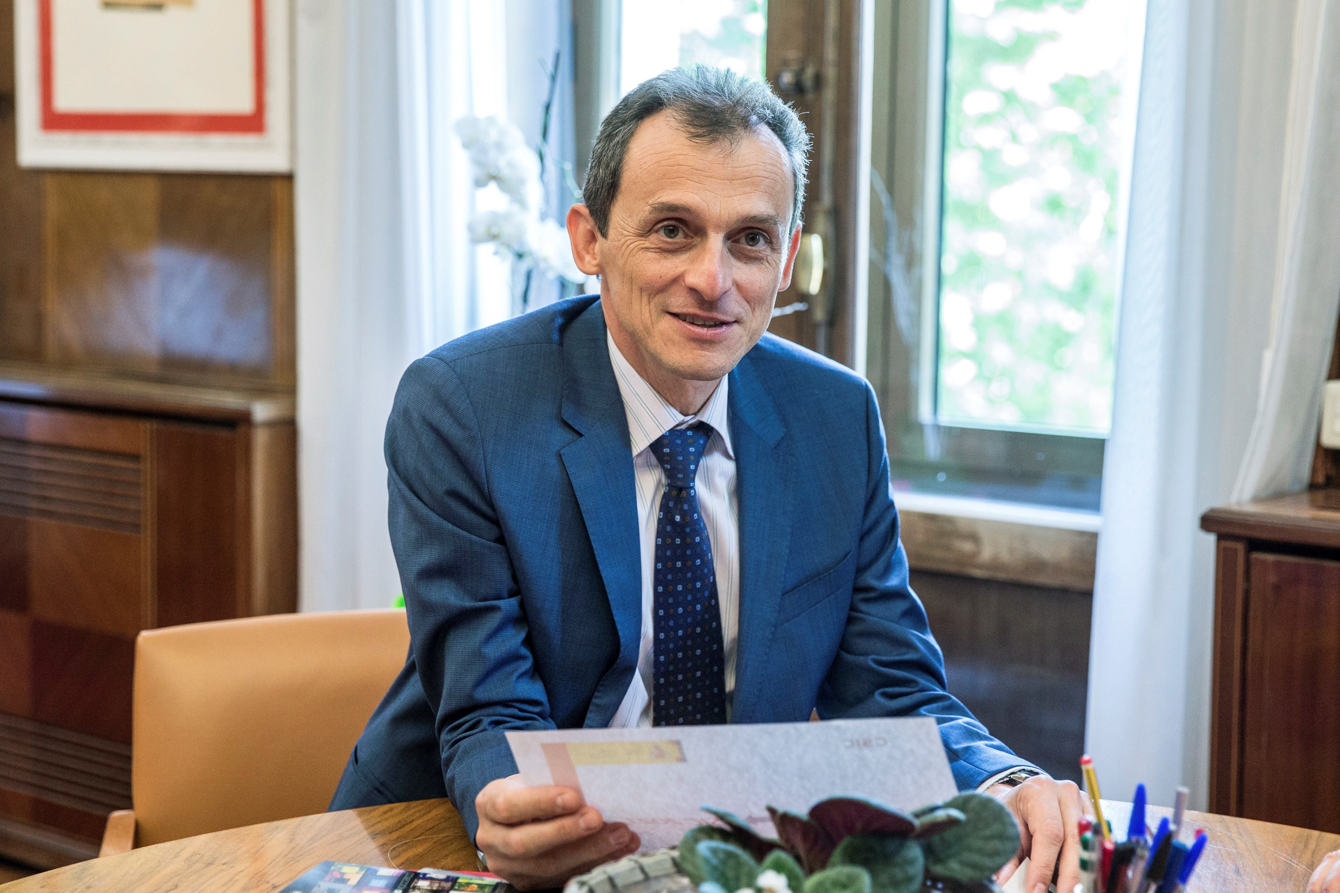 Pedro Duque se compromete a incrementar los recursos para I+D+i y que se refleje en los Presupuestos de 2019 Pedro Duque se compromete a incrementar los recursos para I+D+i y que se refleje en los Presupuestos de 2019