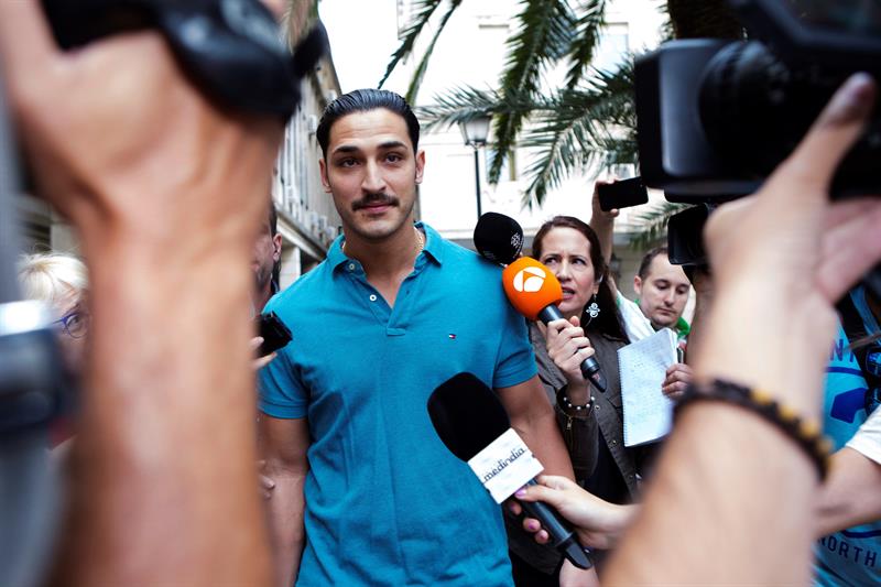 El juez embarga un piso a uno de los violadores de 'La Manada' y lo vende para indemnizar de la víctima El juez embarga un piso a uno de los violadores de 'La Manada' y lo vende para indemnizar de la víctima