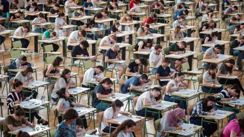 Cientos de estudiantes realizan las pruebas de acceso a la universidad