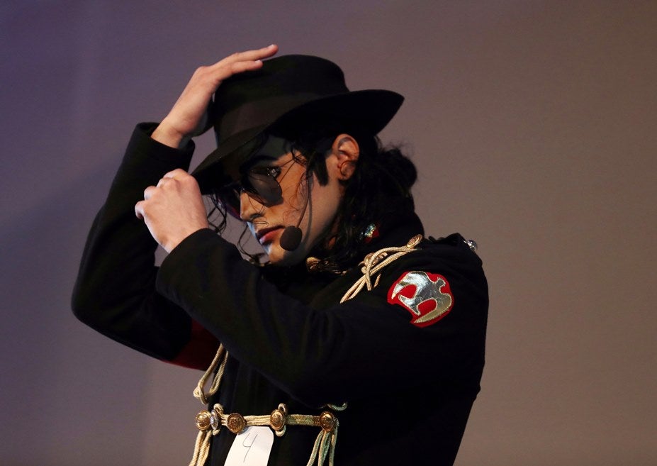 Agustín Alcalá: "El documental sobre Michael Jackson nos enseña cómo antes de seducir y asaltar a los niños, manipulaba a sus madres" Agustín Alcalá: "El documental sobre Michael Jackson nos enseña cómo antes de seducir y asaltar a los niños, manipulaba a sus madres"