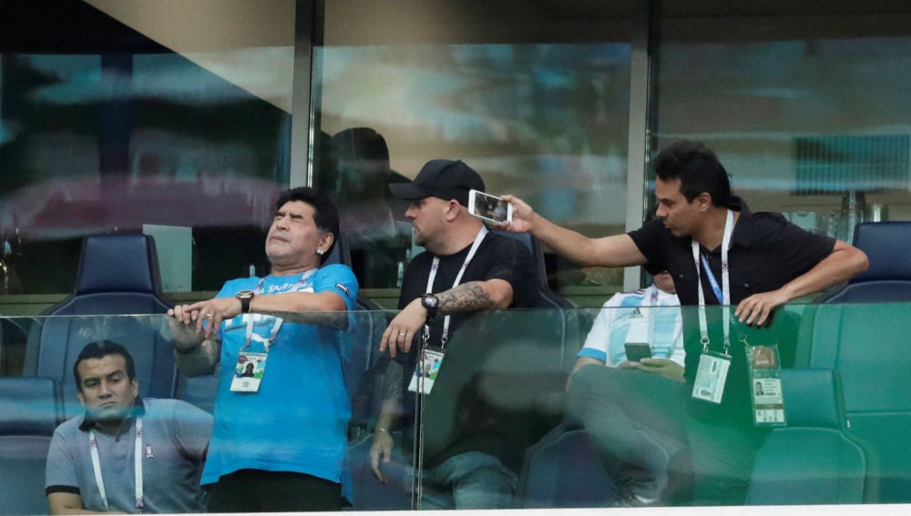 Maradona, en un momento del partido entre Nigeria y Argentina