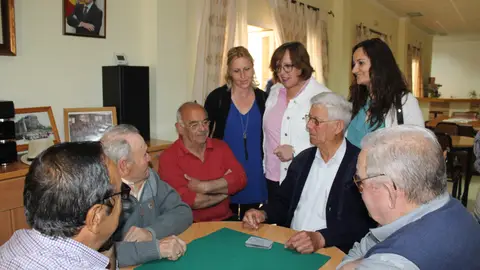 La delegada de la Junta, Carmen Olmedo, visita a varios beneficiarios de la Ley de Dependencia La delegada de la Junta, Carmen Olmedo, visita a varios beneficiarios de la Ley de Dependencia
