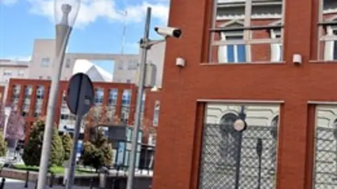 Camara de la Policía Local situada en la zona peatonal de la calle Toledo Camara de la Policía Local situada en la zona peatonal de la calle Toledo