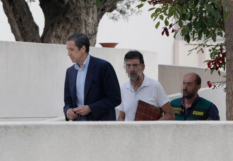 Zaplana está "muy grave" y ha perdido 5 kilos, según su defensa Zaplana está "muy grave" y ha perdido 5 kilos, según su defensa
