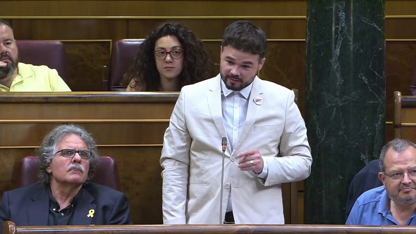 Rufián sobre Pedro Morenés: "Es lógico que un señor de la guerra diga lo que dijo" Rufián sobre Pedro Morenés: "Es lógico que un señor de la guerra diga lo que dijo"