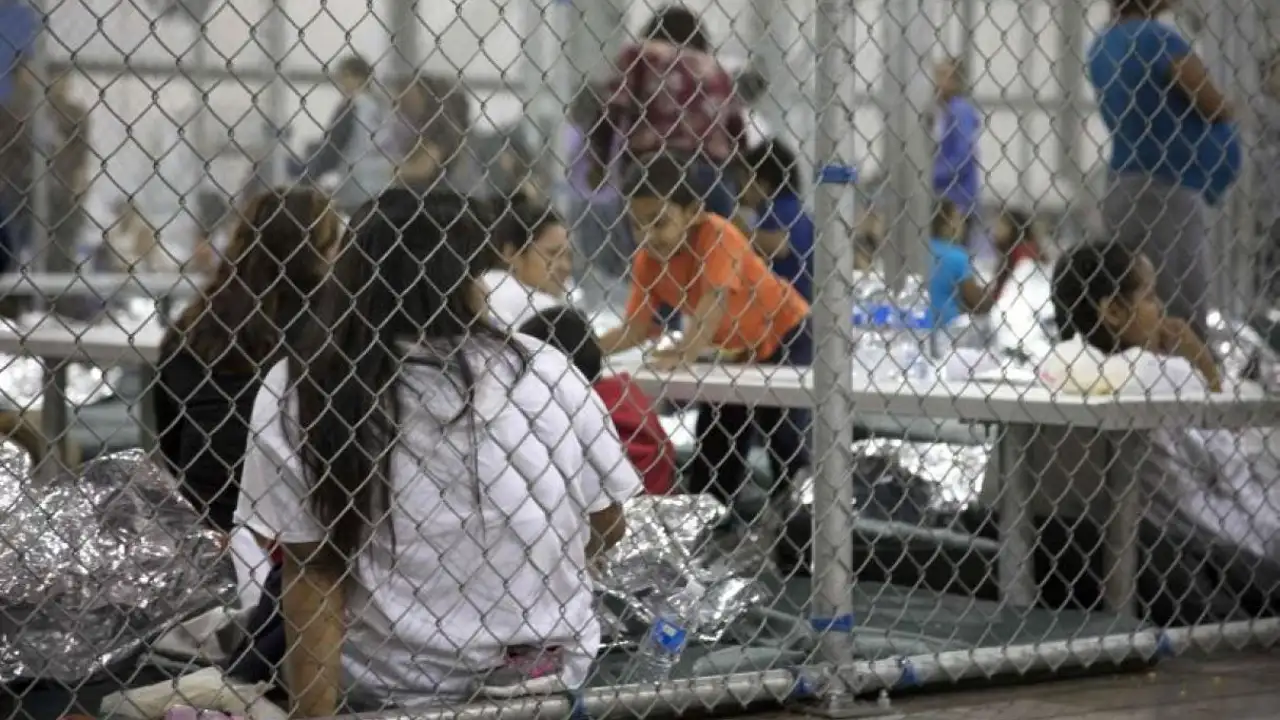 Niños enjaulados en la frontera de EEUU Niños enjaulados en la frontera de EEUU