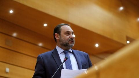 El ministro de Fomento Jos&eacute; Luis &Aacute;balos