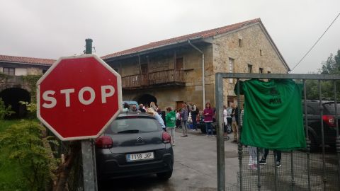 Cerca de medio centenar de personas han acompa&ntilde;ado a Mart&iacute;n y Mar&iacute;a